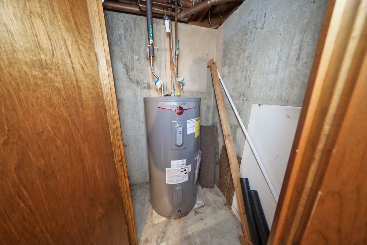 Building Photo - 41 Trout Brook Dr