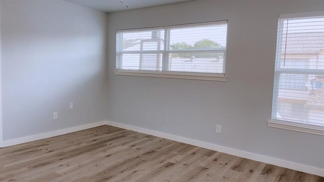 Building Photo - 10318 Richmond Hill Dr