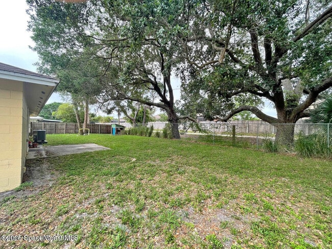 Building Photo - 1016 Martin Dr