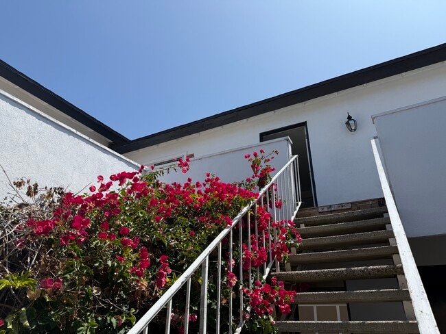 Stairwell - 1112 Opal St