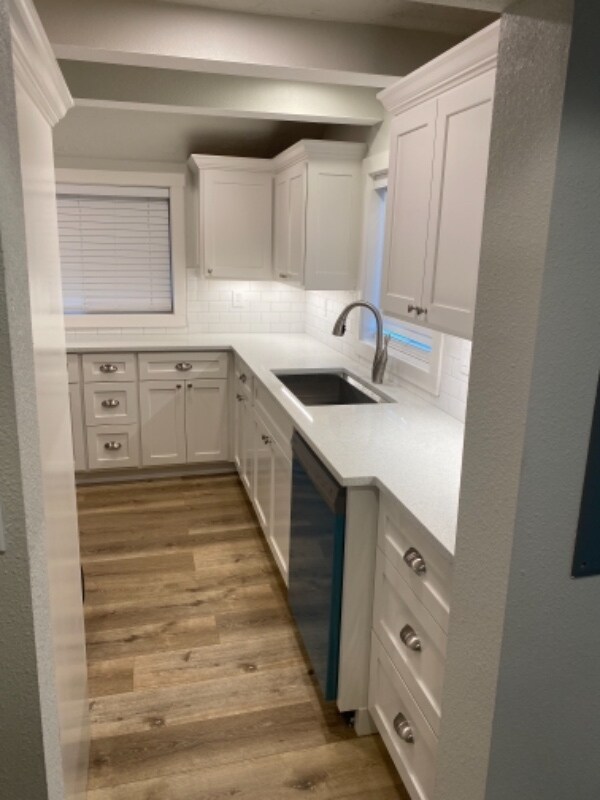 Building Photo - 21255 Willamette Dr
