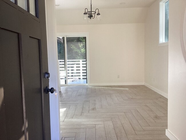 Building Photo - Desirable Soquel Location