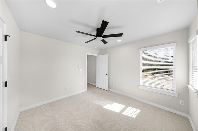 Building Photo - 601 Cosmos St