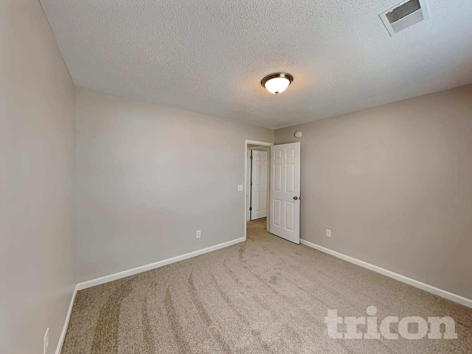 Building Photo - 204 Fox Grove Cir