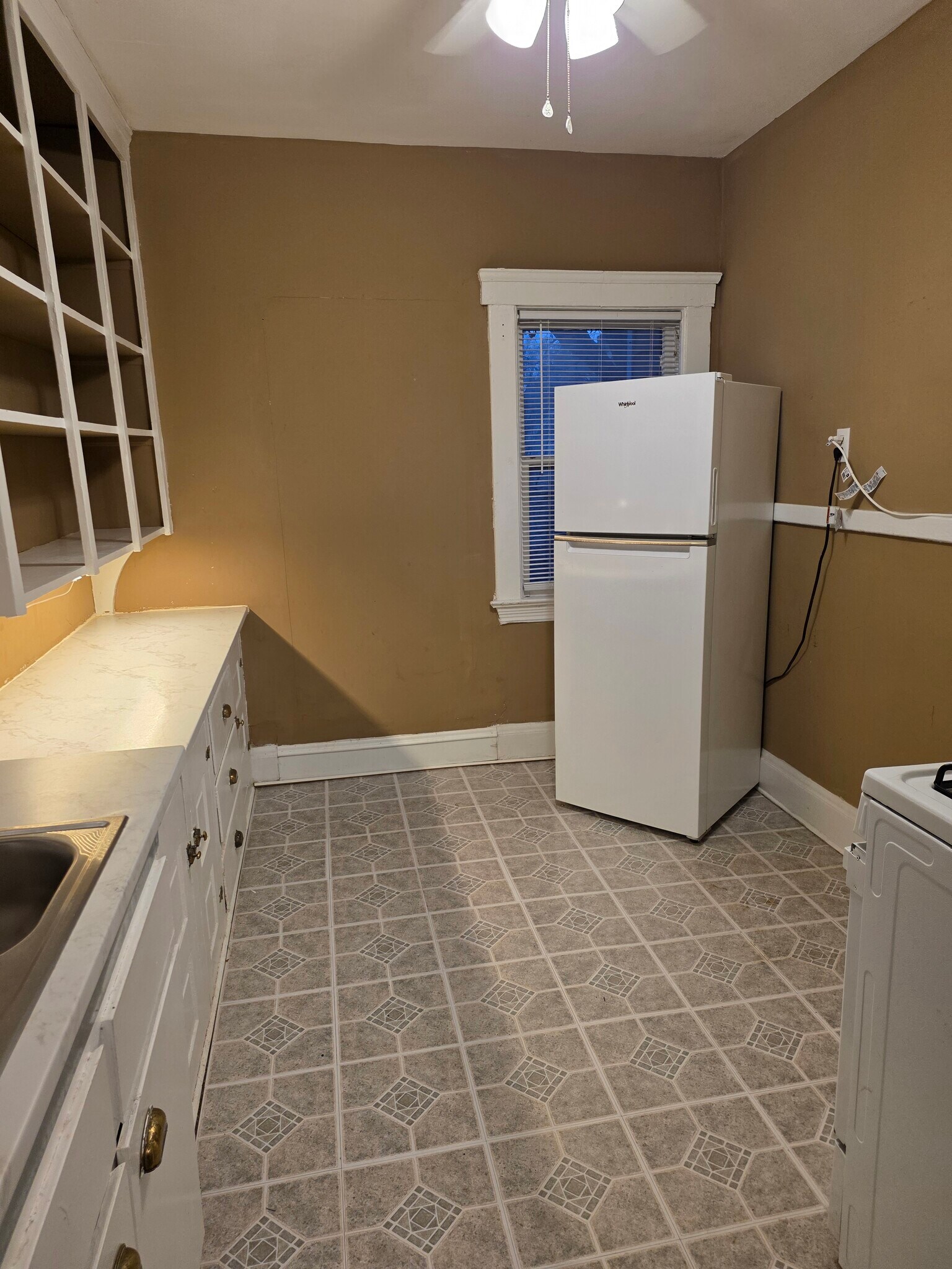 Building Photo - 1321 W 110th St