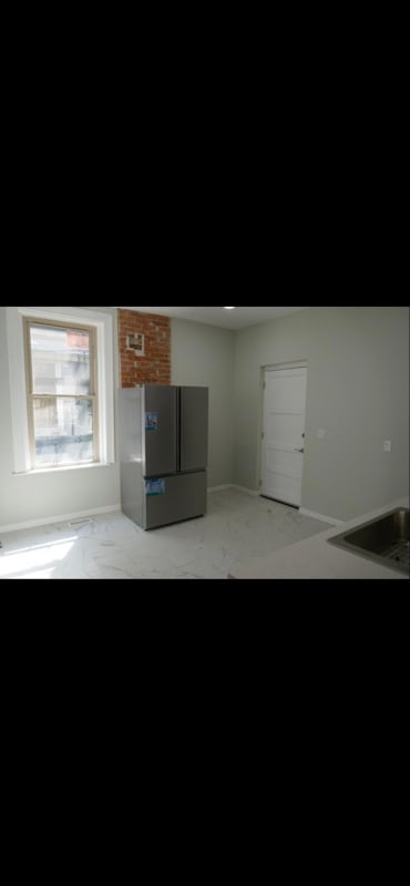 Building Photo - 875 Lexington Ave