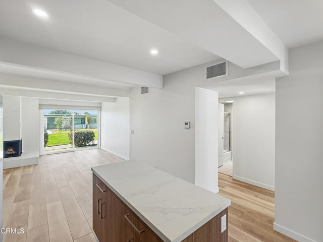 Building Photo - 61 Redwood Ave