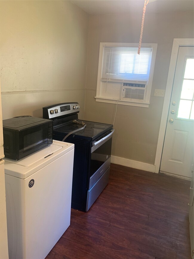 Building Photo - 1412 15th St