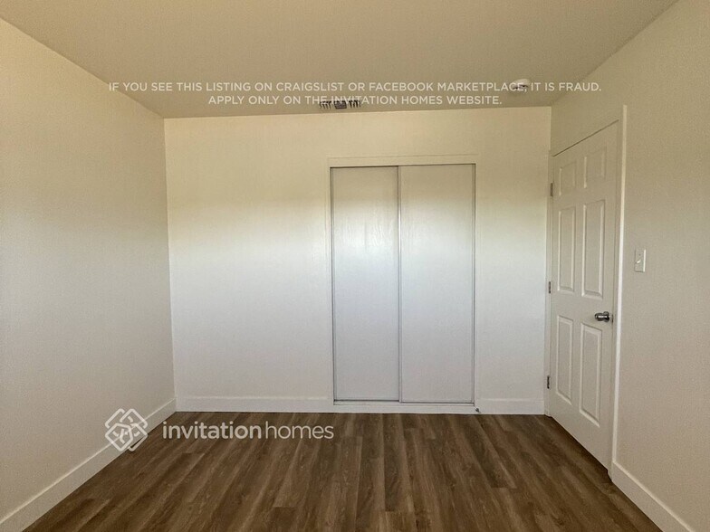 Building Photo - 6121 N Haven Dr