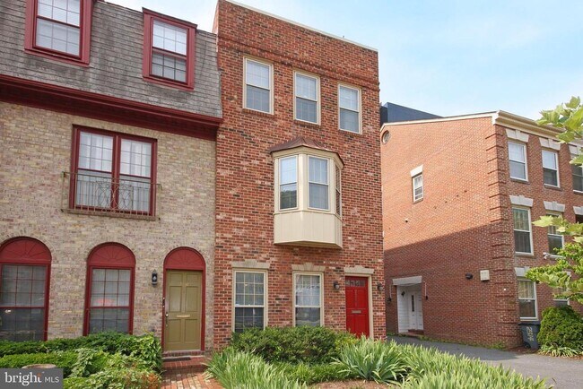 Building Photo - 2312 L St NW