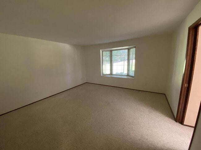 Building Photo - 501 E Michelle Dr