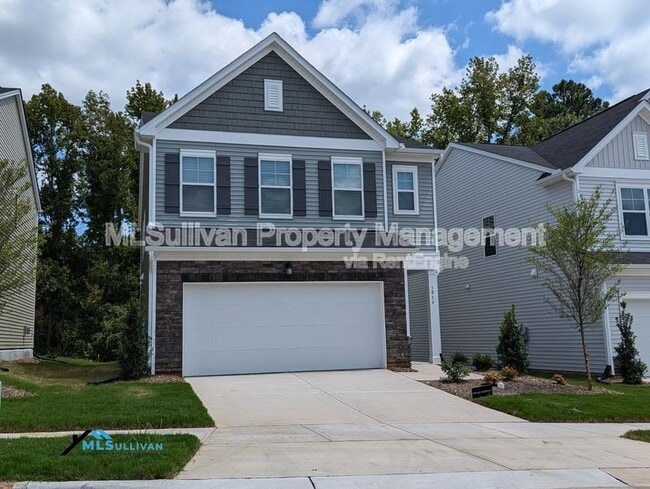 Building Photo - 5866 Woodlawn Dr