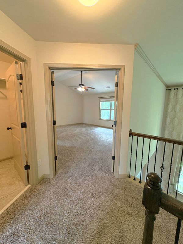 Building Photo - 4950 Belcrest Way