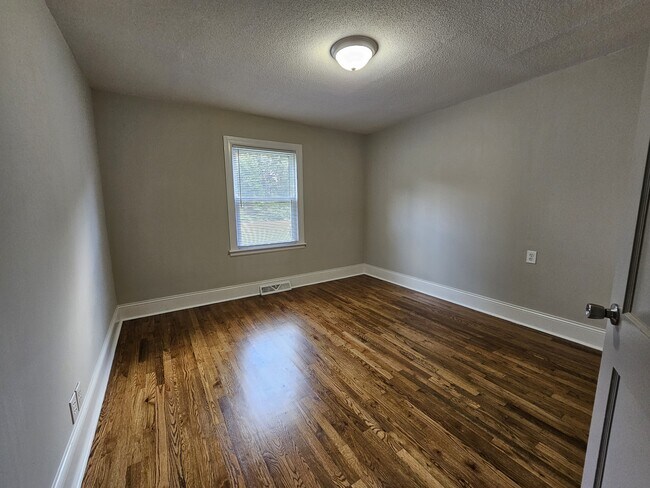 Building Photo - 1129 Costner Rd