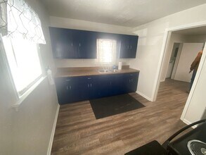 Building Photo - ! This charming one-bedroom oasis is now available, and it comes with a fantastic 2-year lease. D...
