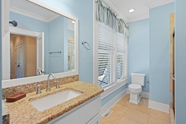 Building Photo - 205 Sea Island Dr