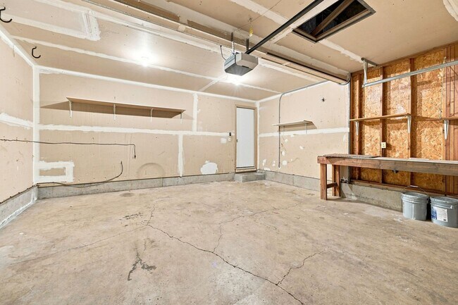 Building Photo - 15600 NE Noble St