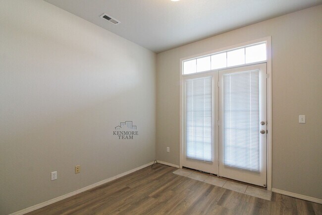 Building Photo - 5407 Mariner Ln