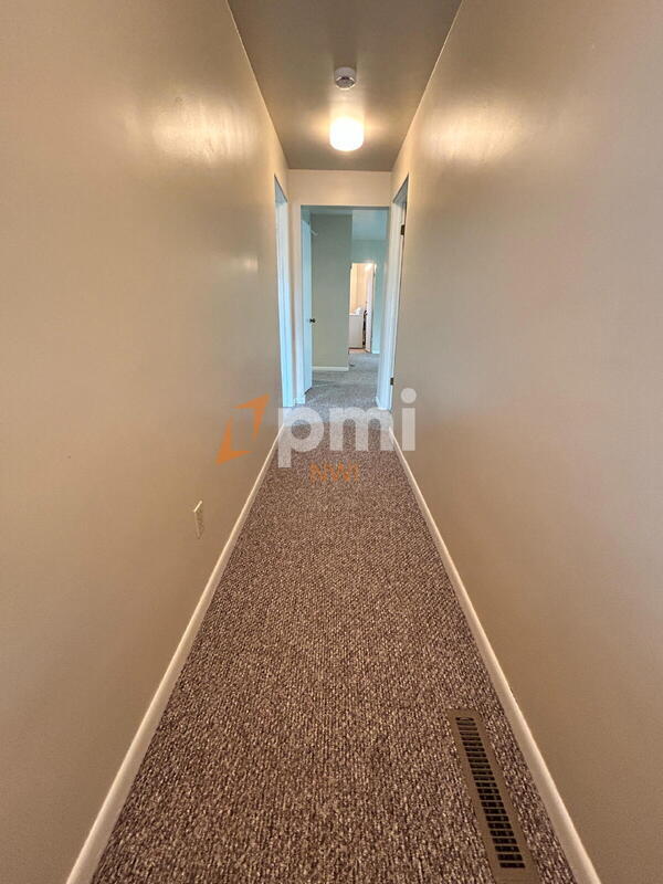 Building Photo - 1302 2nd St