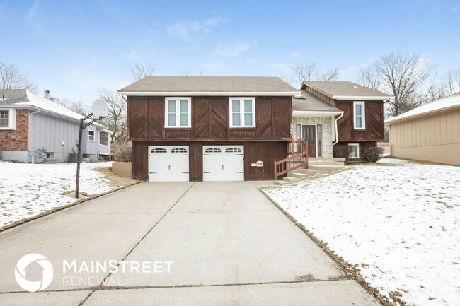 Building Photo - 1732 NE Ridgeview Dr