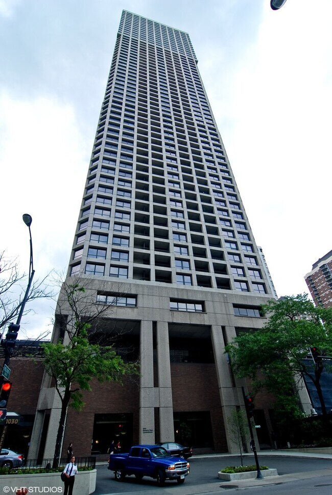 Building Photo - 1030 N State St