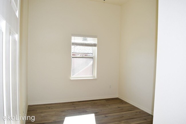 Building Photo - 5120 N Lombard St