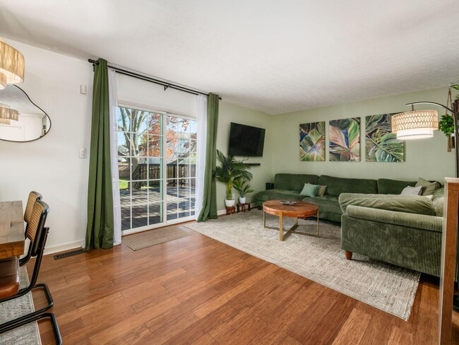 Building Photo - 8346 Seabright Dr