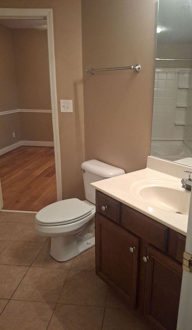 Building Photo - Town Creek Condo - Available Now!