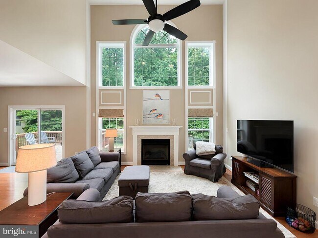 Building Photo - 23017 Holloway Ct