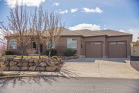 Building Photo - M129