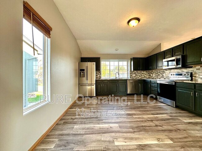 Building Photo - 11657 Bauman Ave