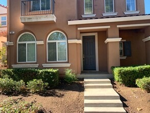 Building Photo - Beautiful 4 Bedroom, 2.5 Bath Mountain Hou...
