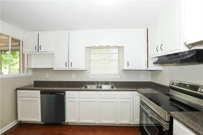 Building Photo - 6067 Ledgewood Dr
