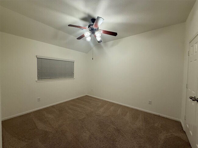Building Photo - 27219 Camden Glen Ln