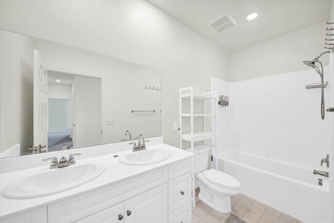 Building Photo - 41207 Alegria Ln