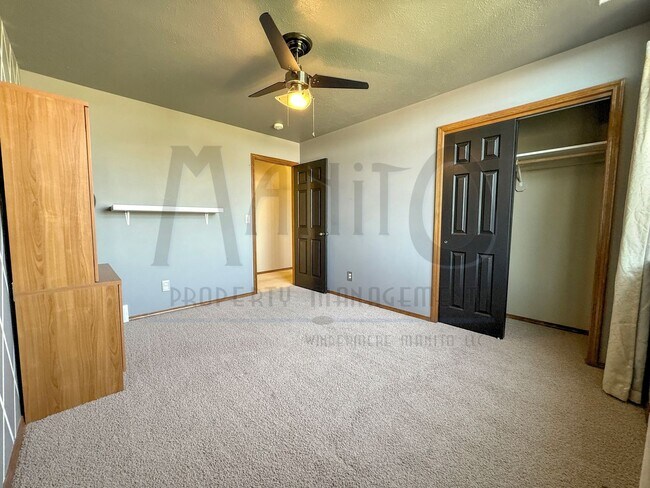 Building Photo - Sprawling Mead Home