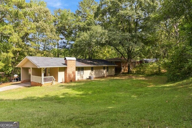 Building Photo - 9169 Lakeview Dr SW