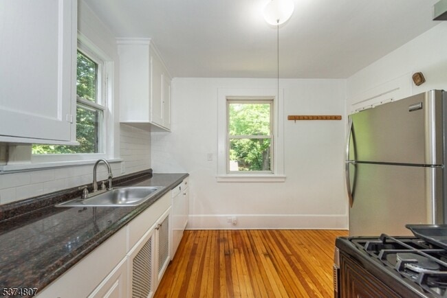 Building Photo - 92 Watchung Ave