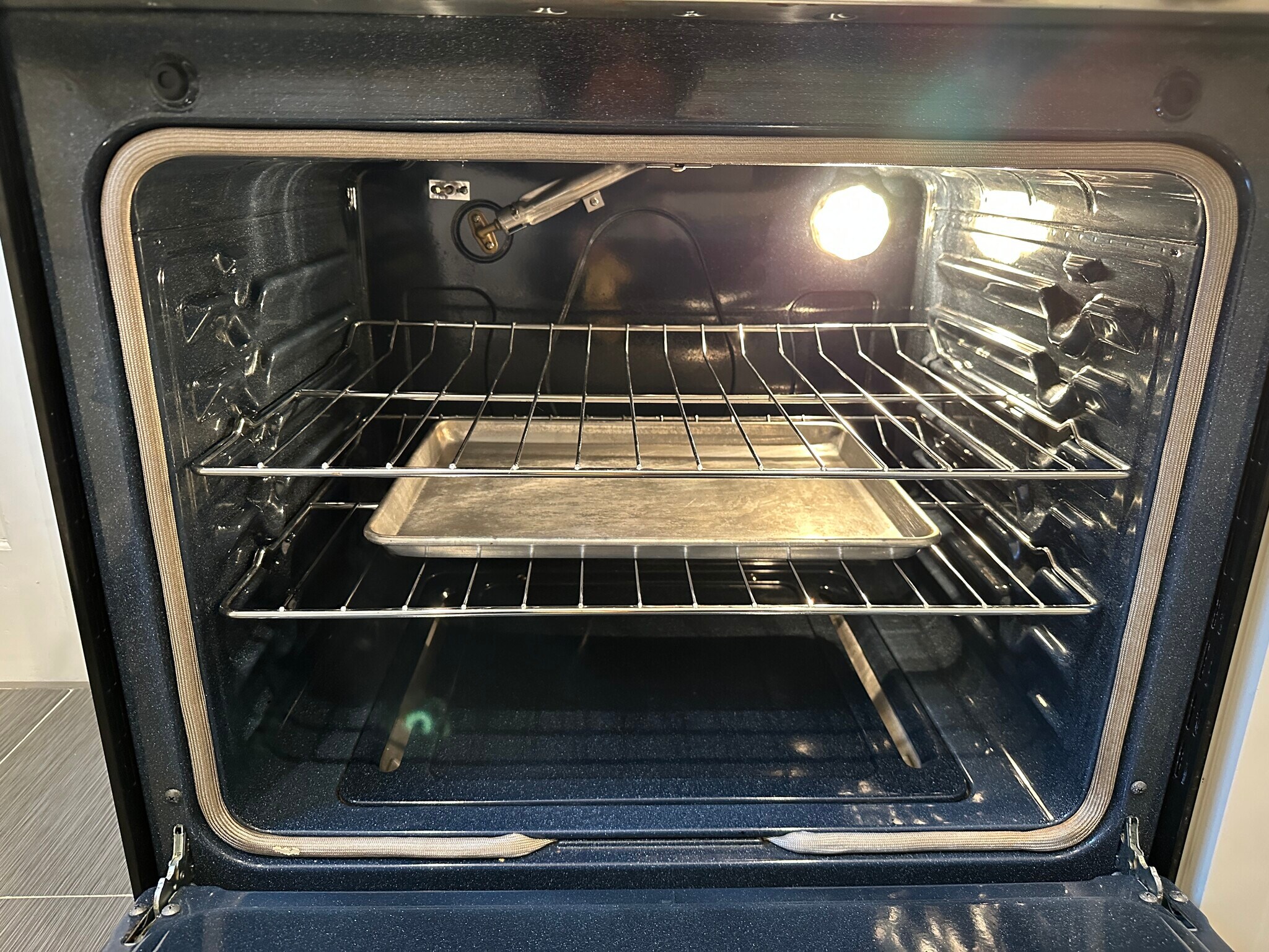 Building Photo - 1416 S Crest Dr