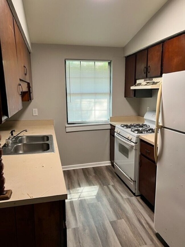 Building Photo - **APPLICATION PENDING!!! SAVANNAH - SKIDAW...