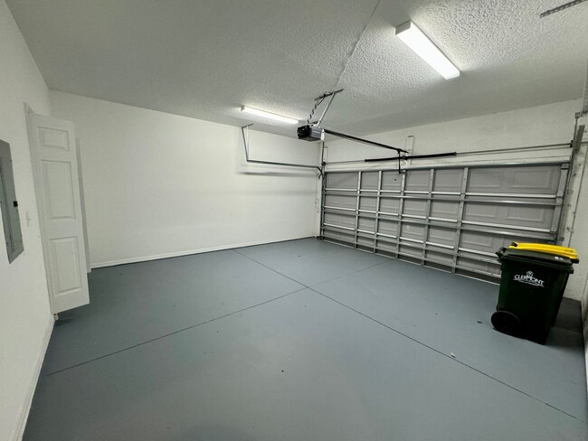 Building Photo - Move in ready 3/2 New Construction Townhou...