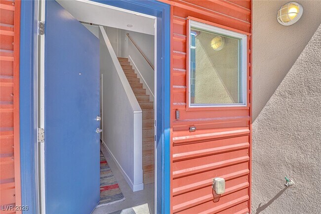 Building Photo - 251 Tower St