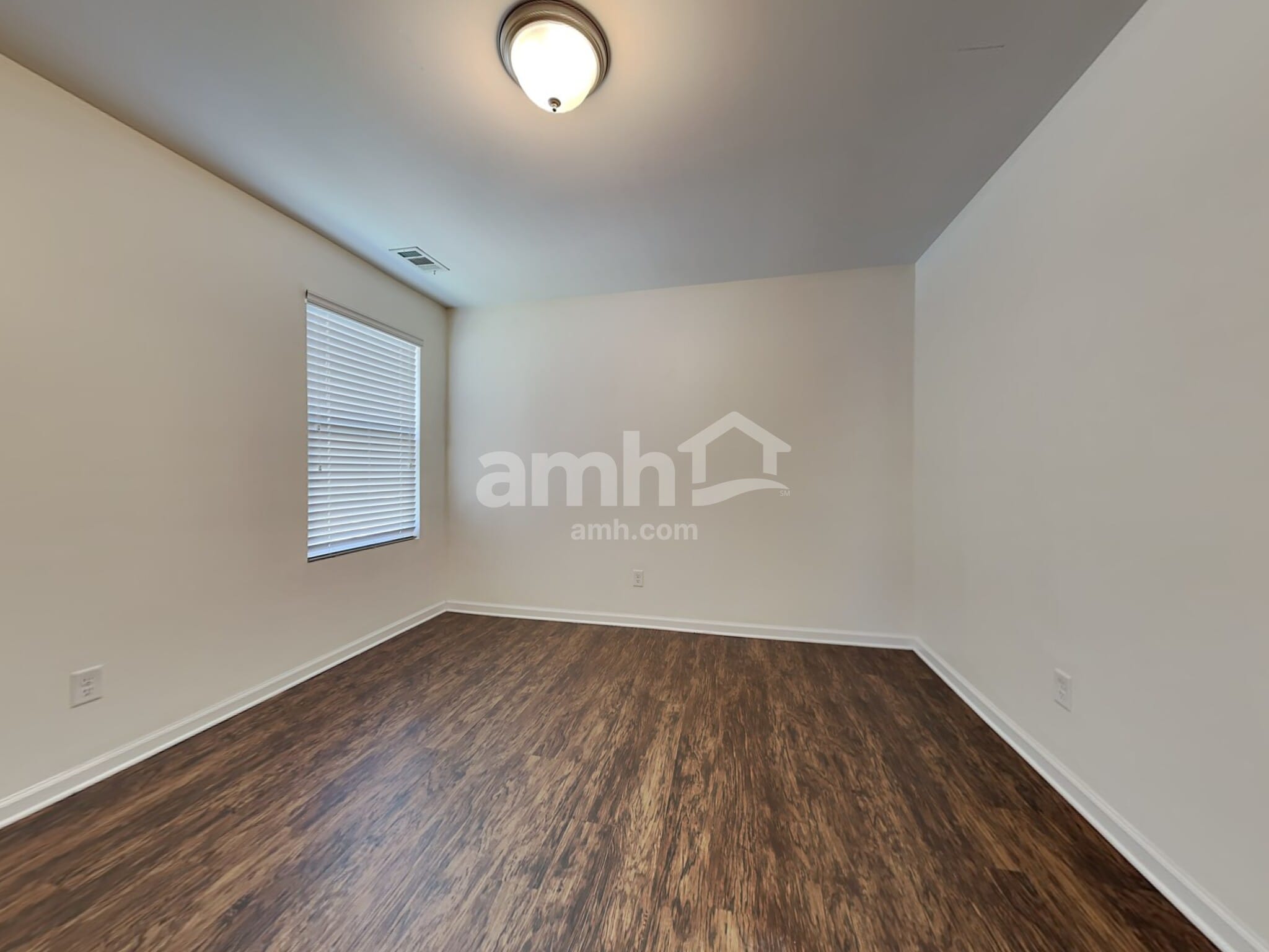 Building Photo - 11 Crabapple Cir