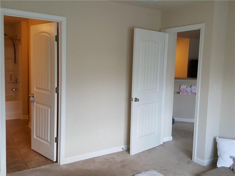 Building Photo - 805 Pleasant Hill Rd