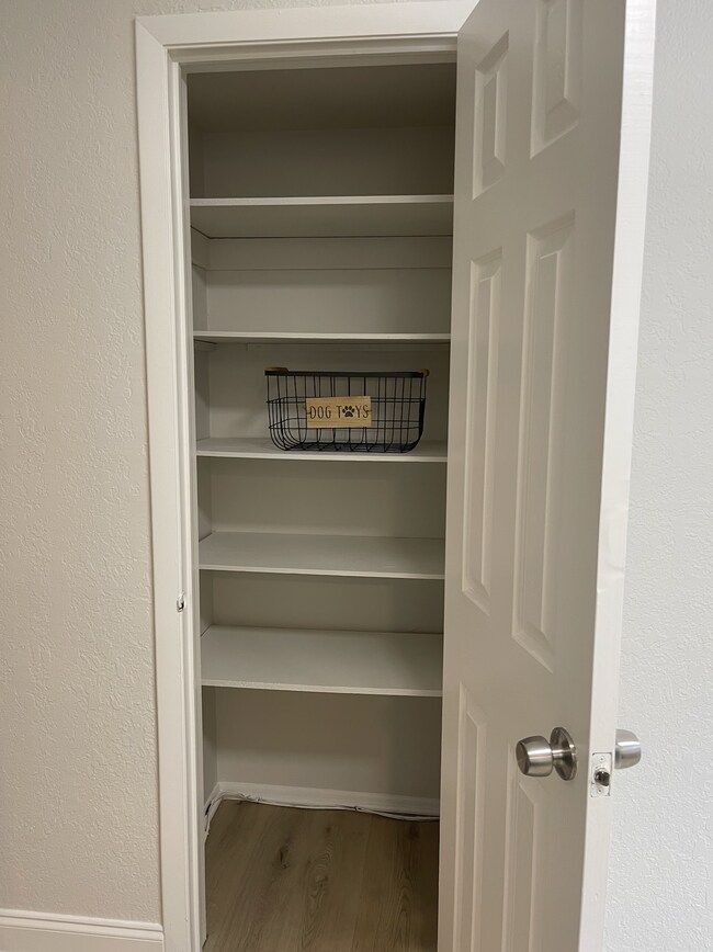 Building Photo - 2402 W Cleveland St