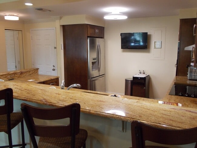 Building Photo - 154 Lynnway