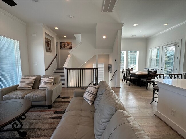 Building Photo - 2714 Nagle St