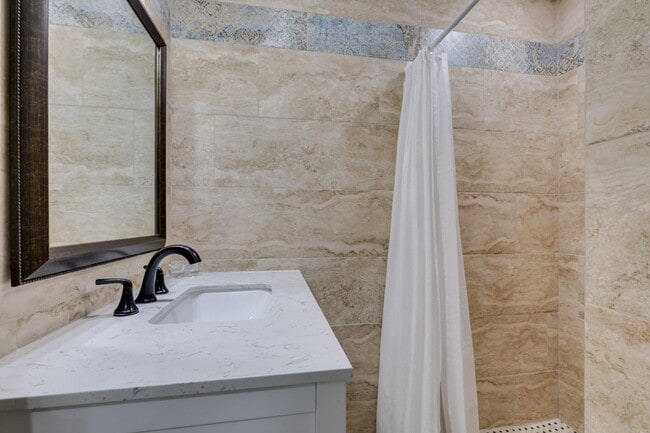 Building Photo - ZONE 8 FULLY FURNISHED, 4BD, 2 PRIMARY SUITES, OVER AN ACRE, HIGHLY UPGRADED