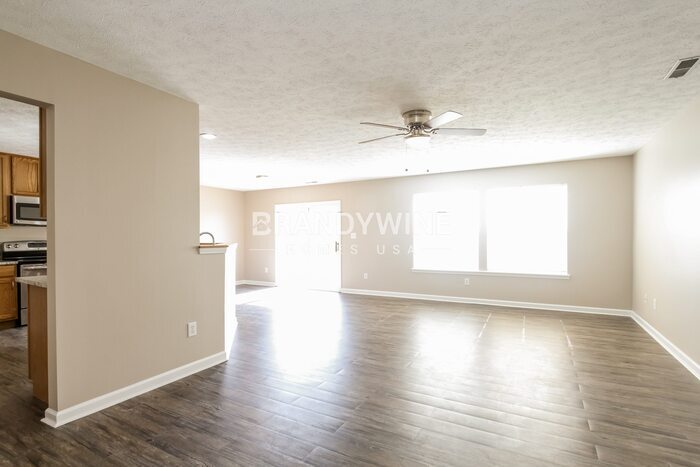 Building Photo - 2733 Dawnlake Dr