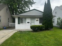 Building Photo - 3 Bedroom Home In Harper Woods